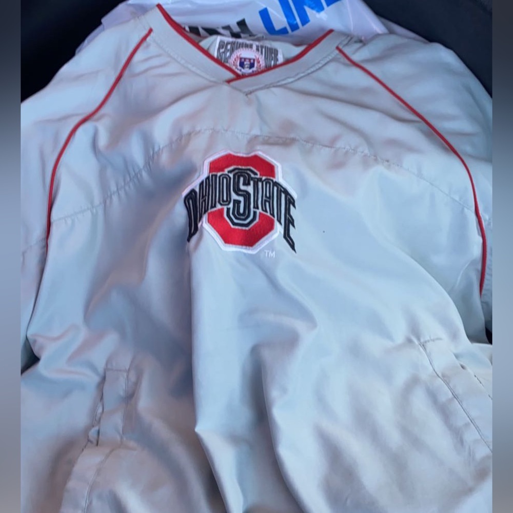 OHIO STATE pull over, Large fits a bit smaller